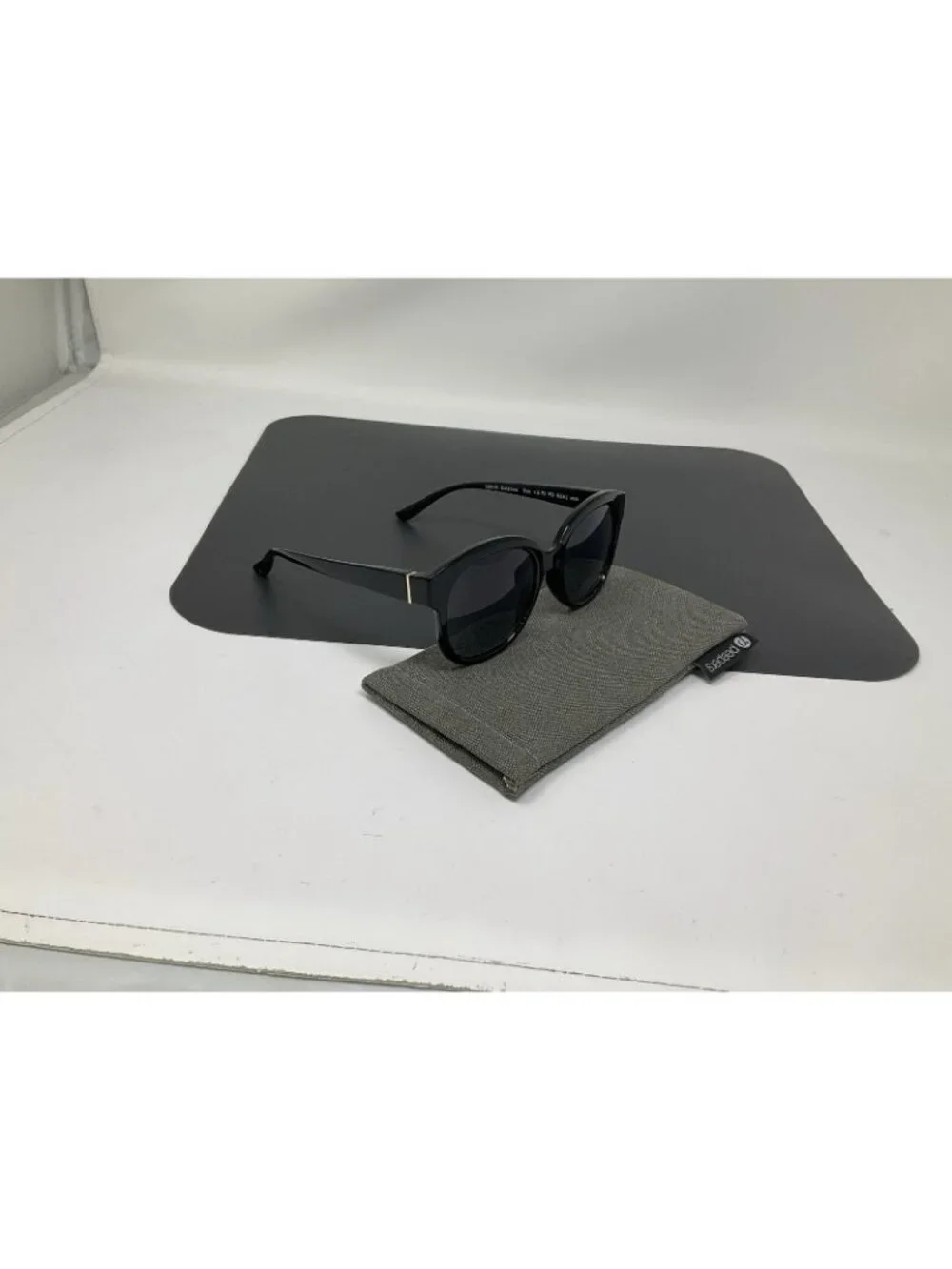 Peepers  Catalina Sun Progresive Reading Glasses Sunglasses Black + 2.50